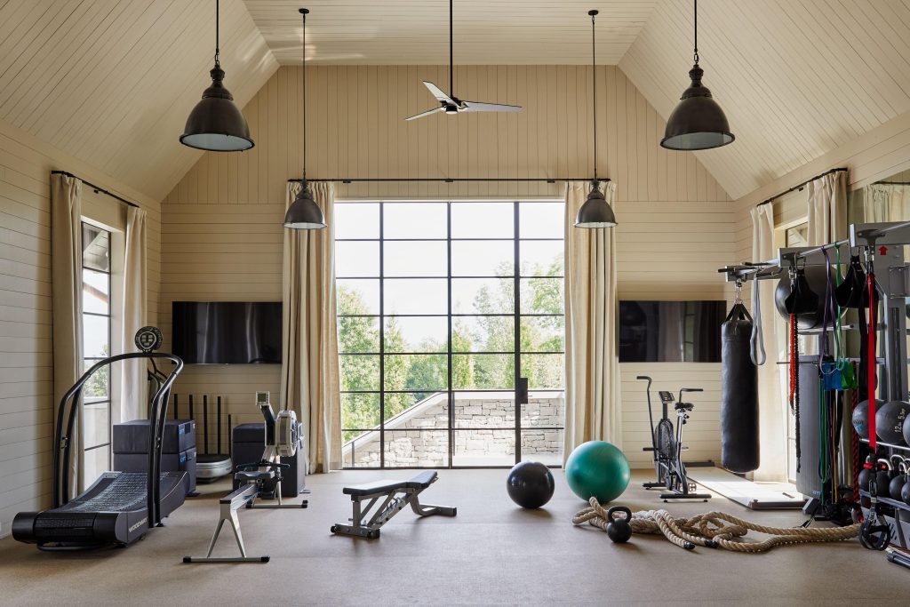 Getting Active at Home: A Dive into Virtual Fitness Trends Getting Active at Home: A Dive into Virtual Fitness Trends