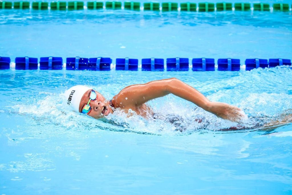 Splashes of Health: Unlocking Cardio Benefits of Swimming Splashes of Health: Unlocking Cardio Benefits of Swimming